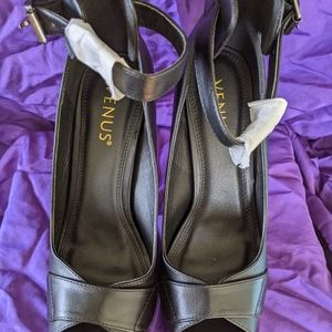 VENUS *NEW* Size 8 Black Peep Toe Ankle Strap Heel